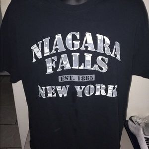 Gildan’s Niagara Falls EST. 1885 NEW YORK Shirt
